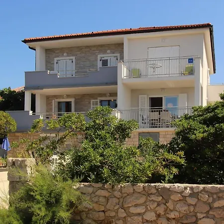 By The Sea Silo, Krk - 18721 Apartman