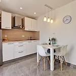 Apartamento By The Sea Silo, Krk - 18721 *